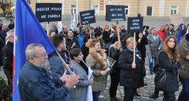 Czarny protest. Miasto nie udostępniło sieci energetycznej [WIDEO]