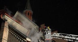 Pożar w kościele w Pikulicach. 35 strażaków w akcji gaśniczej [wideo]