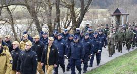Droga Krzyżowa służb mundurowych pod hasłem „Krzyż znakiem służby i ofiary” [ZDJĘCIA]