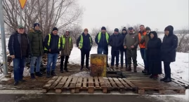 Myśliwi pomagają protestującym na granicy
