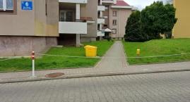 Osiedlowy absurd na Kazanowie?  Spółdzielnia odnosi się do zarzutu mieszkańca [ZDJĘCIA]