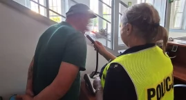 Kierowca ciężarówki na podwójnym gazie 