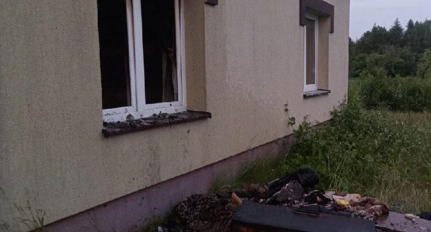 Pożar budynku mieszkalnego w miejscowości Grądy Brdowski