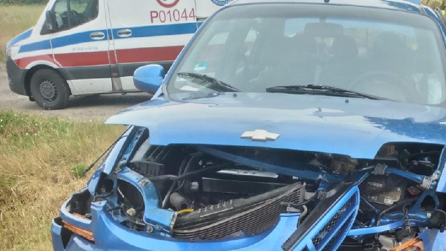 Wypadek samochodu osobowego na DW 263 w miejscowości Brdów