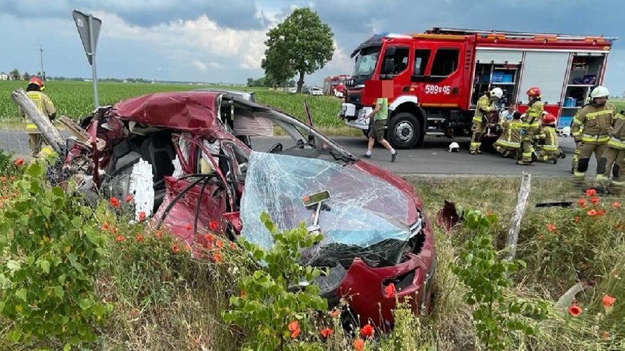 Zderzenie samochodu osobowego z ciężarówką
