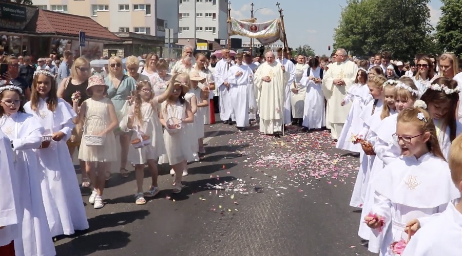 Procesja Bożego Ciała przeszła ulicami Konina.