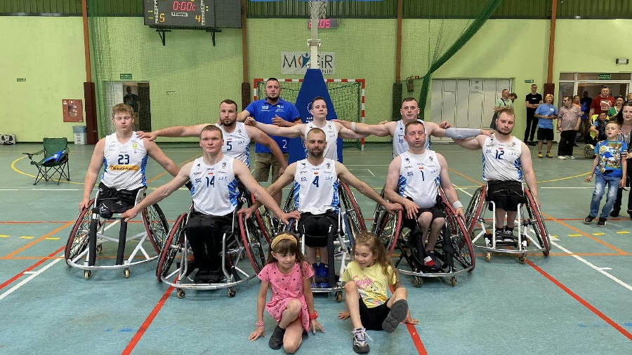Koniński Mustang wicemistrzem Polskiw koszykówce na wózkach