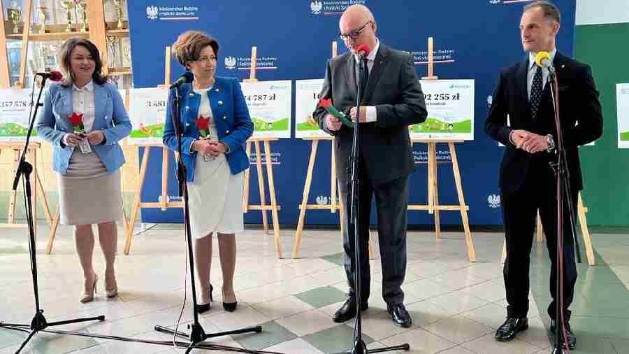 Minister Marlena Maląg  w Kazimierzu Biskupim z programem Maluch+