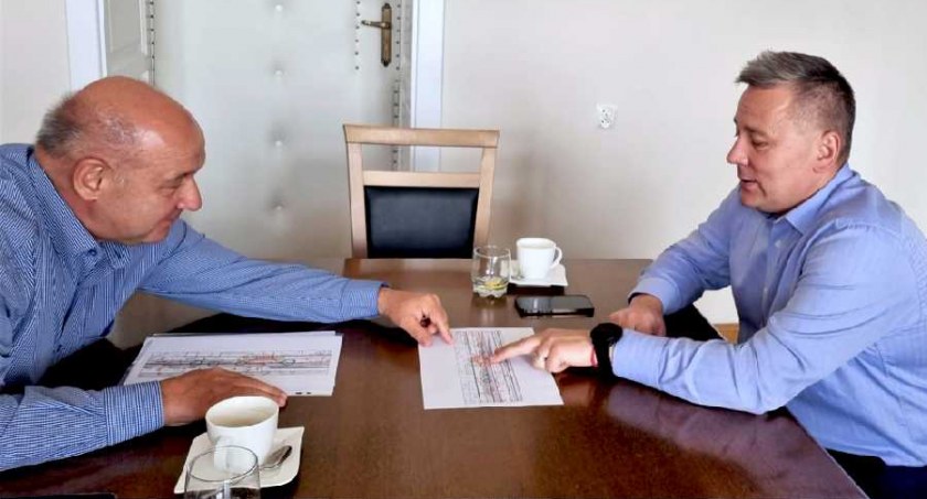 Trzy z pięciu zaplanowanych do wycinki drzew przy ul. Kolejowej w Koninie zostanie uratowanych