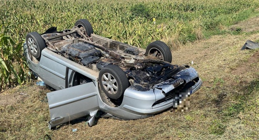 Dachowanie na DK 260 w miejscowości Kokczyn Drugi 