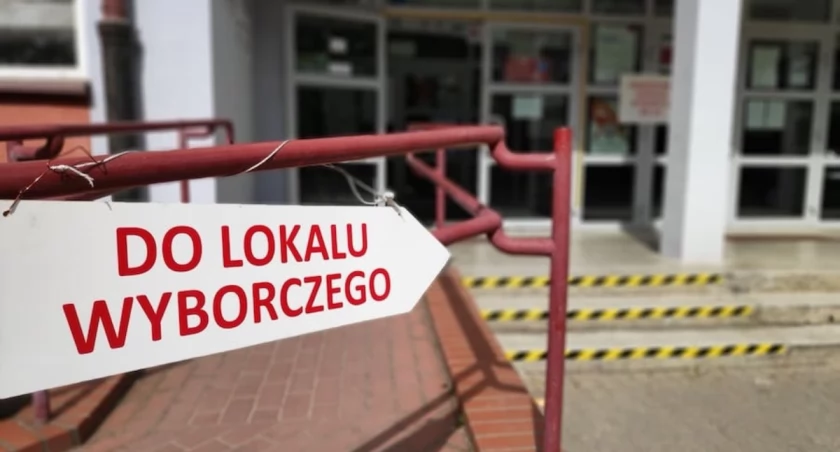 Trwają wybory do Sejmu i Senatu. Frekwencja jest duża 