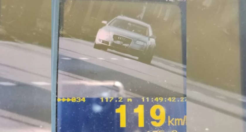 Pirat pędził w terenie zabudowanym 119km/h