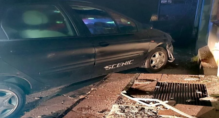 19-letek z promilami uderzył w ścianę domu