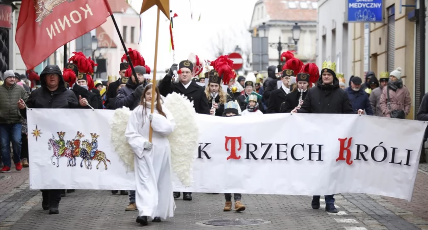 Ulicami Konina przemaszerował orszak  Trzech Króli. 