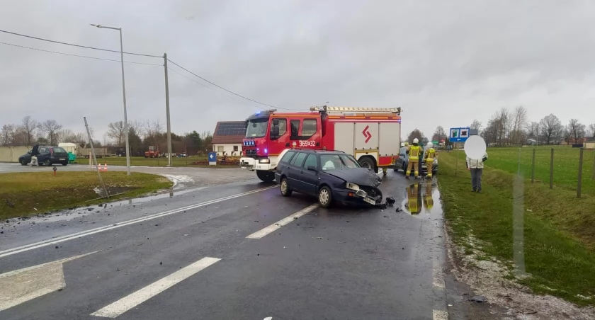 Wypadek na drodze W266 w miejscowości Kędziorki