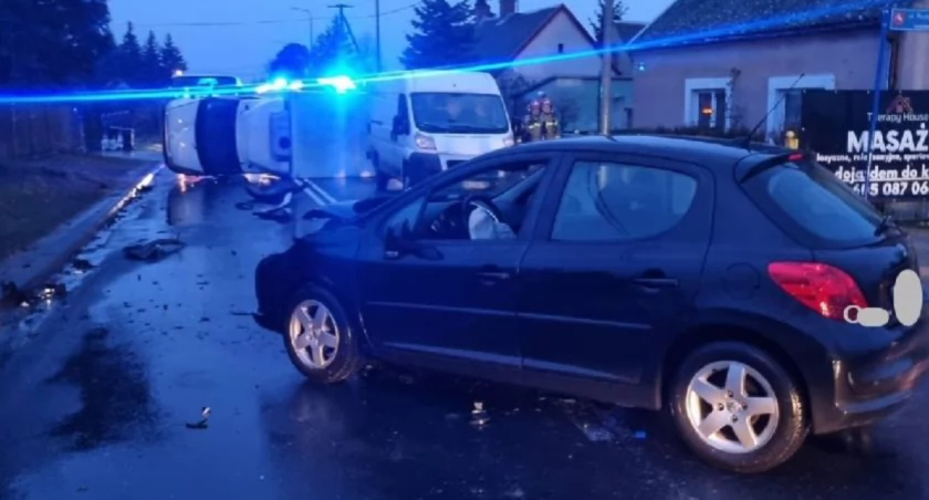 Zderzenie Busa z samochodem osobowym
