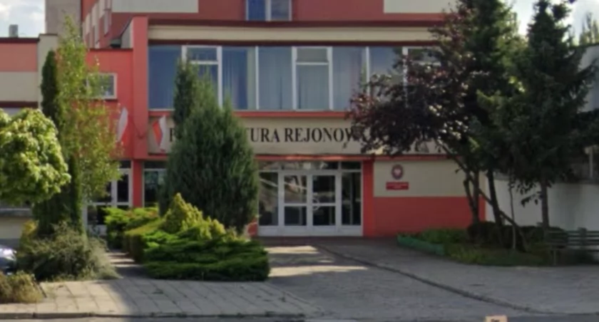 Z nożem w ręku straszył sprzedawcę 