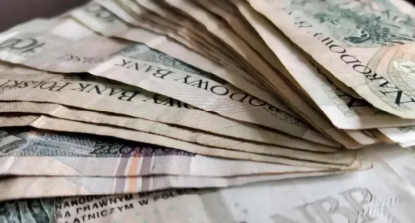 Oszuści próbowali oszukać kilkanaście razy, ich łupem padło 60 000  zł.