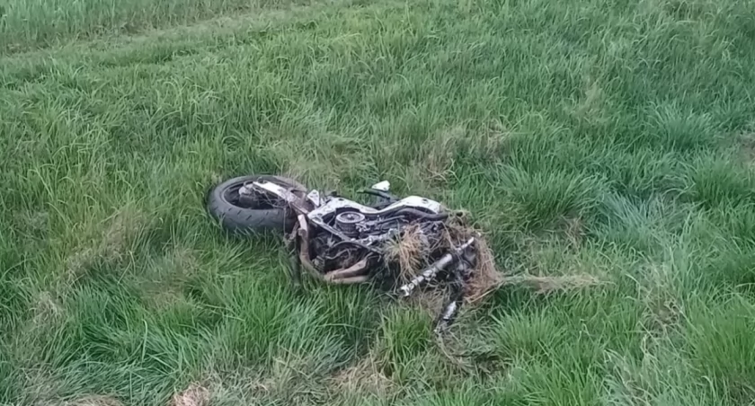 Wypadek drogowy samochodu osobowego, ciężarowego i motocykla na drodze krajowej nr 92 w Barłogach.