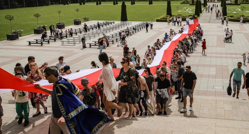 Dzień Flagi Narodowej w Licheniu 