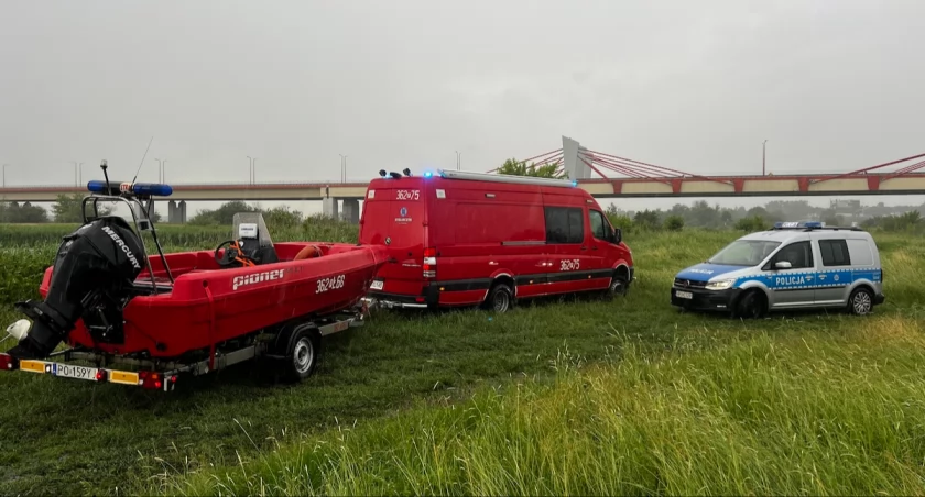 Trwa akcja przeszukiwania zarośli i brzegu Warty w Koninie