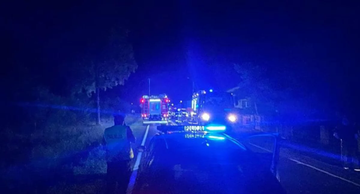 Samochód ciężarowy wjechał w budynek mieszkalny, kierowca nie żyje
