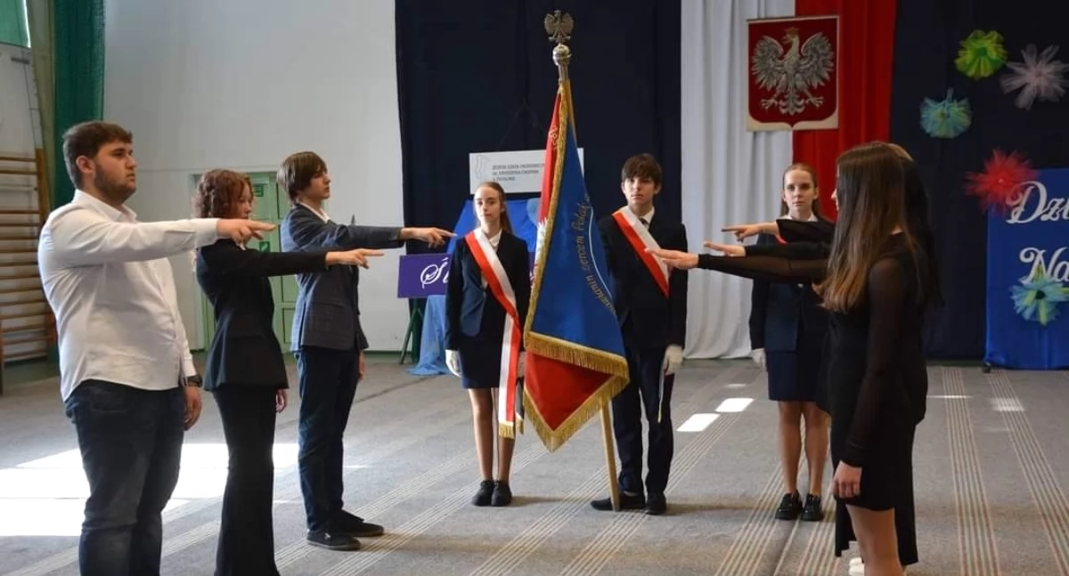 Ślubowanie klas pierwszych w ZSEU w Żychlinie