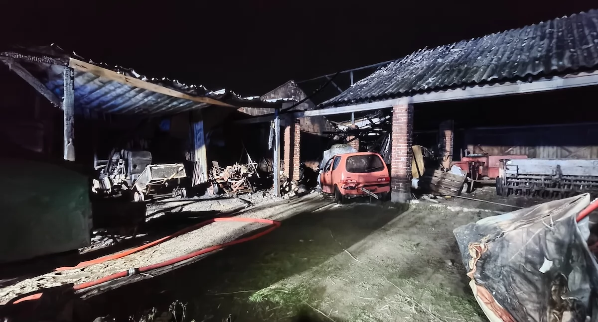 Pożar budynku gospodarczego oraz wiaty w miejscowości Lubomyśle