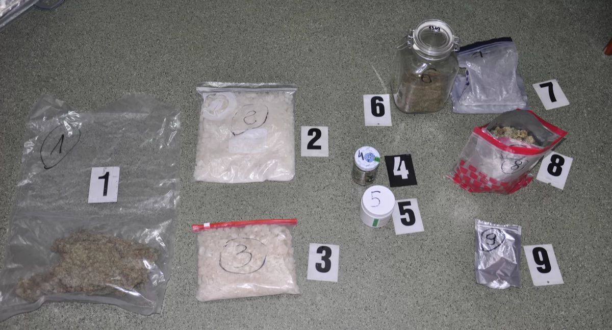 Policjanci zabezpieczyli blisko 2,5 kg narkotyków