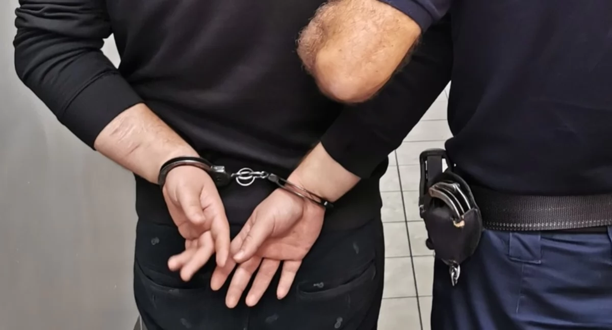 41-latek miał trzy zakazy prowadzenia pojazdów - trafił za kratki
