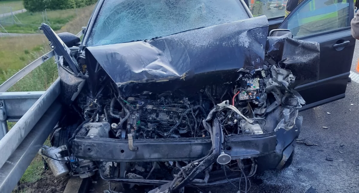 Wypadek na A2 w Wyszynie – zderzenie osobówki z cysterną