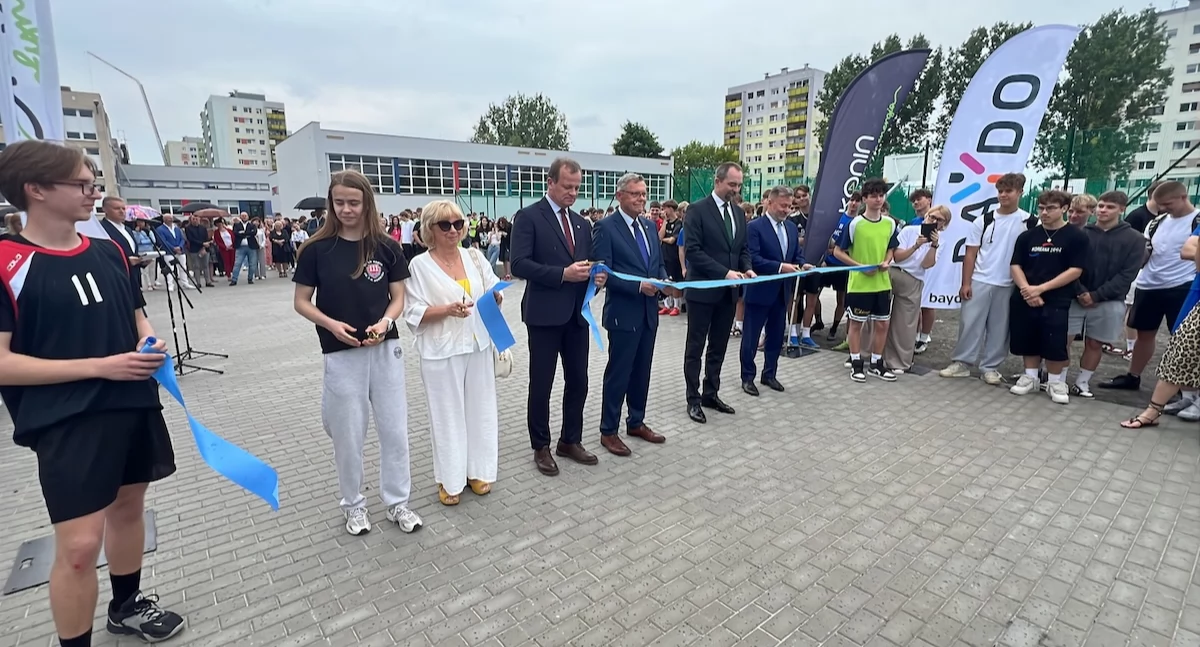 Nowe boiska przy III LO w Koninie już otwarte – inwestycja po 25 latach oczekiwań