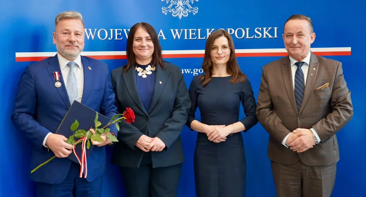 Prezydent Konina z odznaką „Za zasługi dla samorządu terytorialnego”