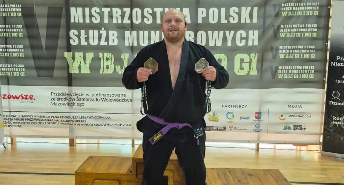 Policjant w służbie… i na macie!