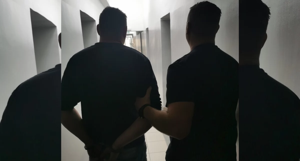  Pijany kierowca uderzył w ogrodzenie i skrzynkę energetyczną – miał ponad 3,3 promila! 