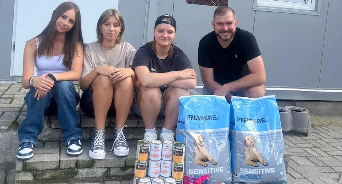 Przekazali karmę dla schroniska w Koninie
