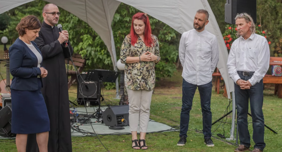 Licheń, koncert poezji śpiewanej z twórczością ks. Jana Twardowskiego poruszył pielgrzymów