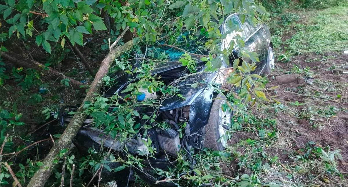 20-latek z Audi zatrzymany po pijackiej jeździe – pasażer trafił do szpitala