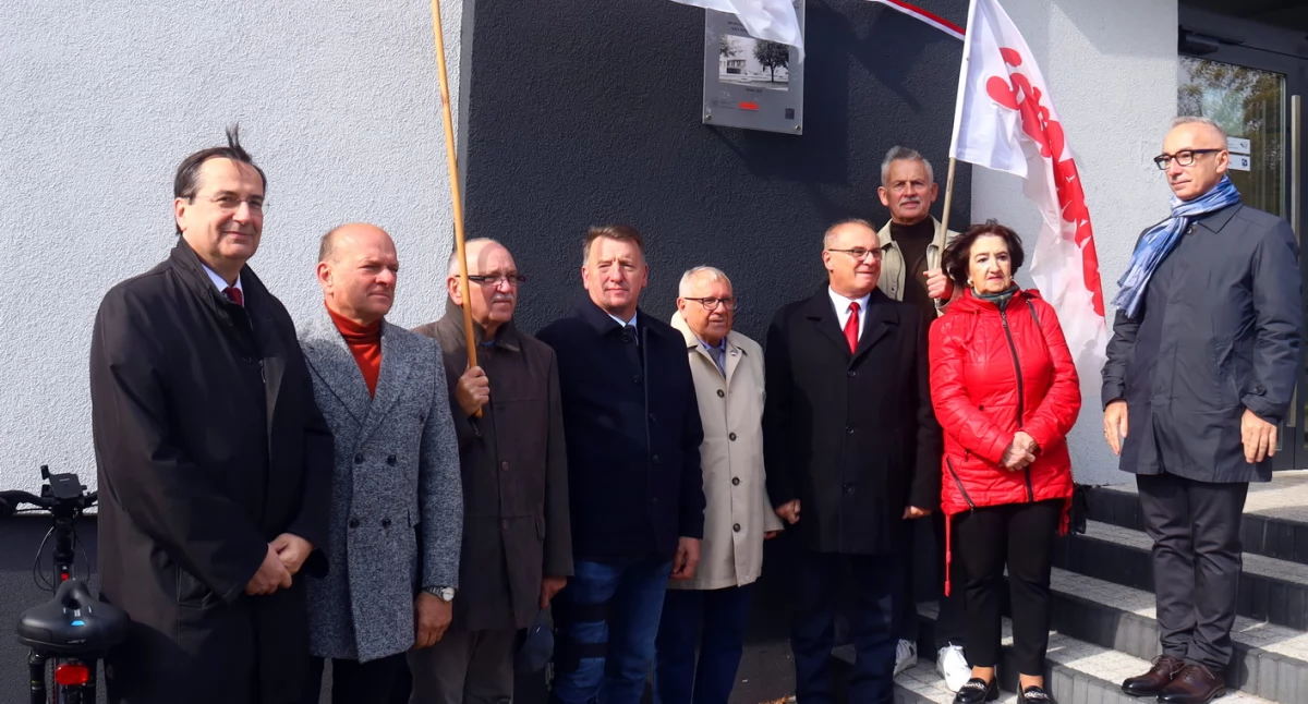 Tablica Solidarności w Koninie – tu wszystko się zaczęło 45 lat temu