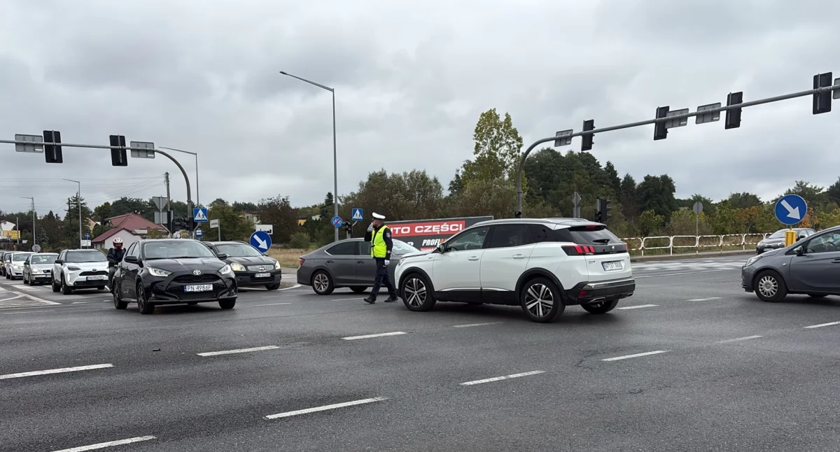 Awaria świateł na Trasie Bursztynowej w Koninie – ruchem kierują funkcjonariusze
