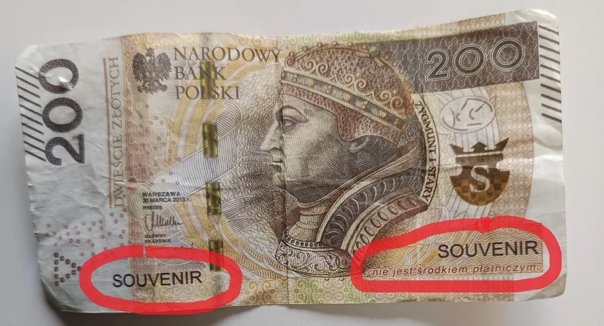 Fałszywe banknoty w obiegu! Policja w Słupcy ostrzega przed „souvenirami”