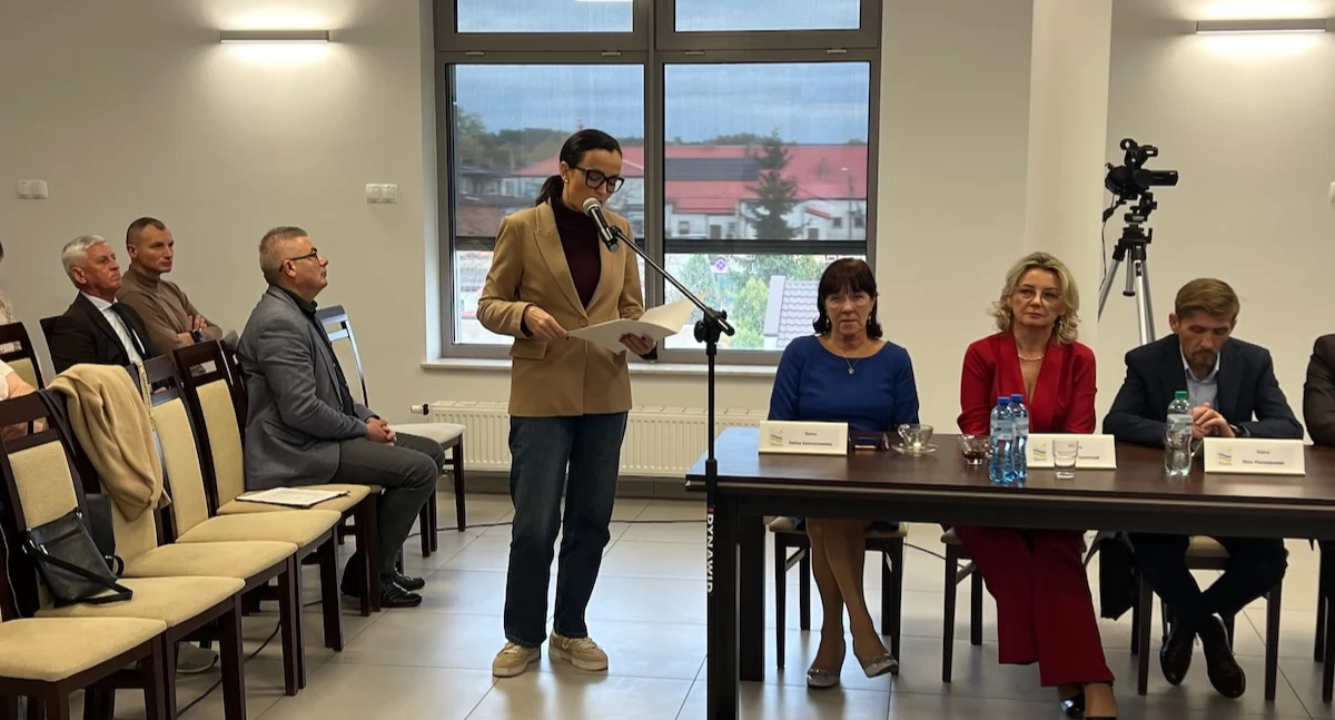 Radni w Ślesinie przeciwko przekazaniu budynku i parku w Wąsoszach Fundacji PODAJ DALEJ
