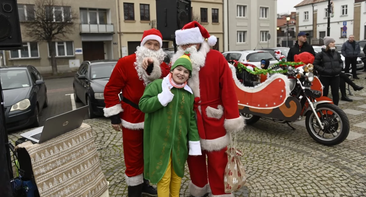 MotoMikołajki 2025 w Koninie, Grinch ustąpił świątecznej radości na Placu Zamkowym