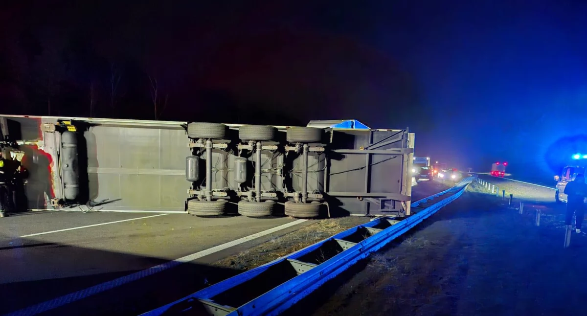 Dwa groźne wypadki na A2, autostrada w kierunku Poznania całkowicie zablokowana