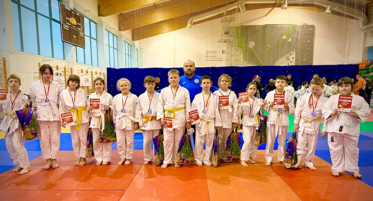 Mikołajkowy Turniej Judo w Płocku. Młodzi zawodnicy z regionu Konina na podium