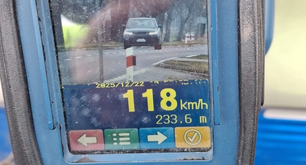 118 km na godzinę w terenie zabudowanym. Kierowca stracił prawo jazdy