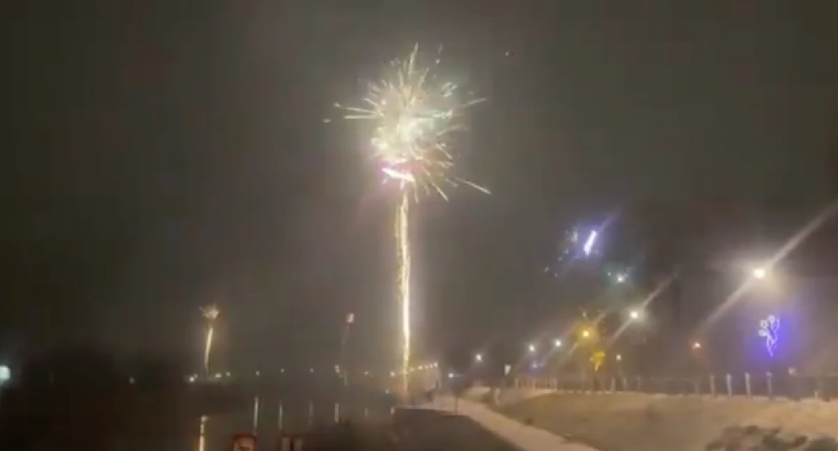 Spokojna noc sylwestrowa w Koninie. Cztery pożary śmietników po fajerwerkach