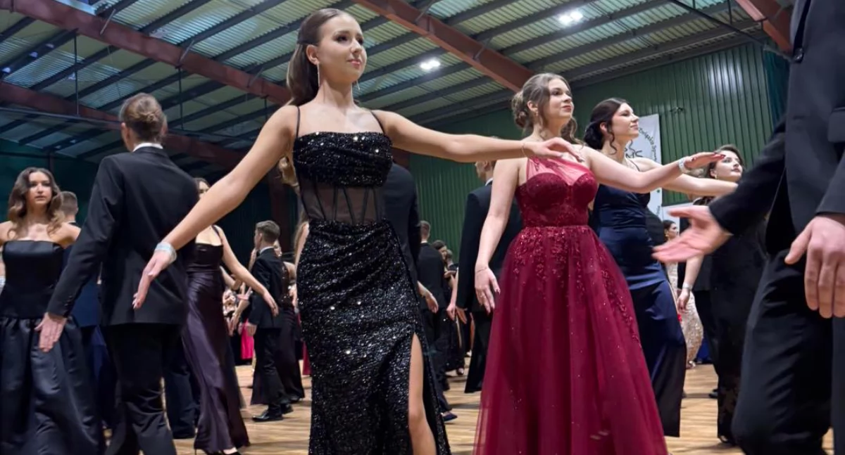 Studniówka II LO w Koninie 2026, wyjątkowy bal i symboliczny początek dorosłości