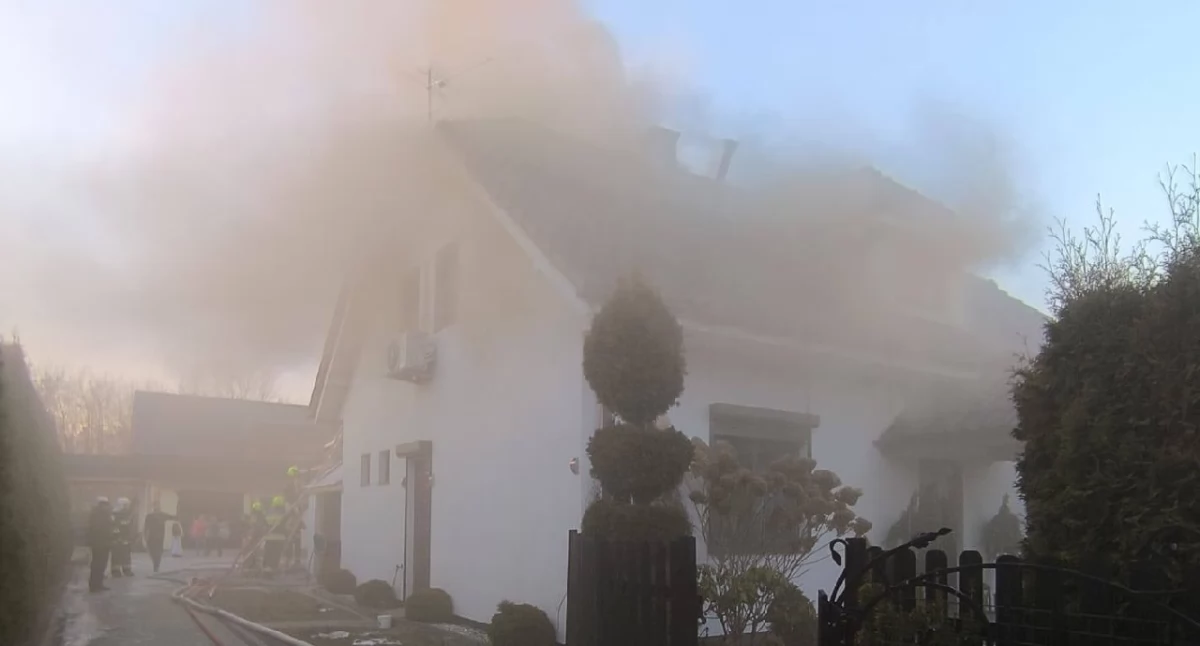 Pożary budynków mieszkalnych w powiecie konińskim. Trzy groźne zdarzenia jednego dnia