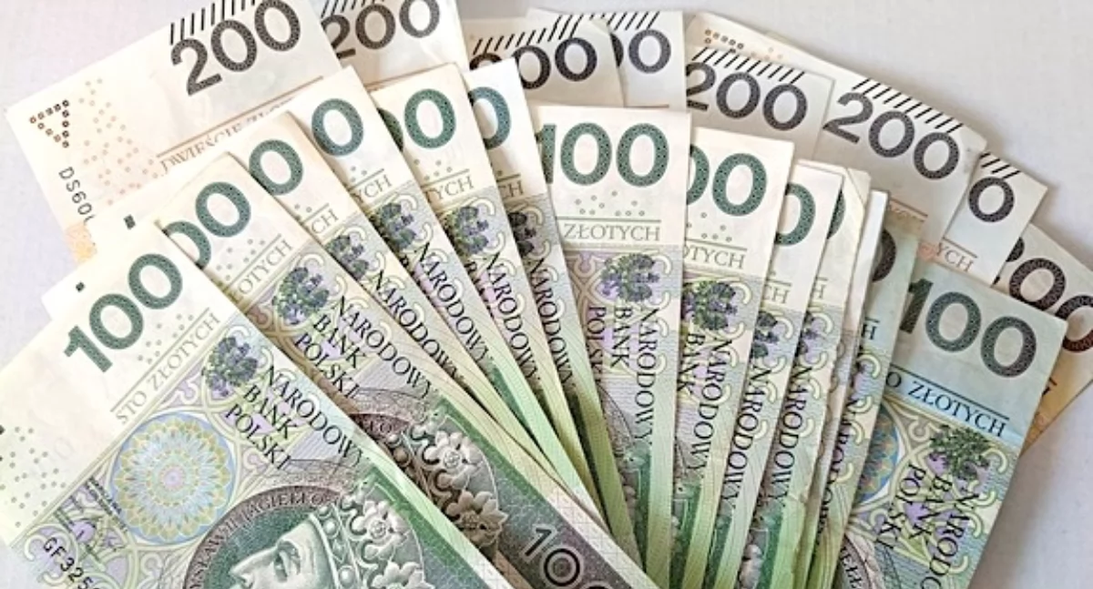 Uczciwy znalazca w Słupcy oddał prawie 3 tys. zł - postawa godna naśladowania w regionie konińskim